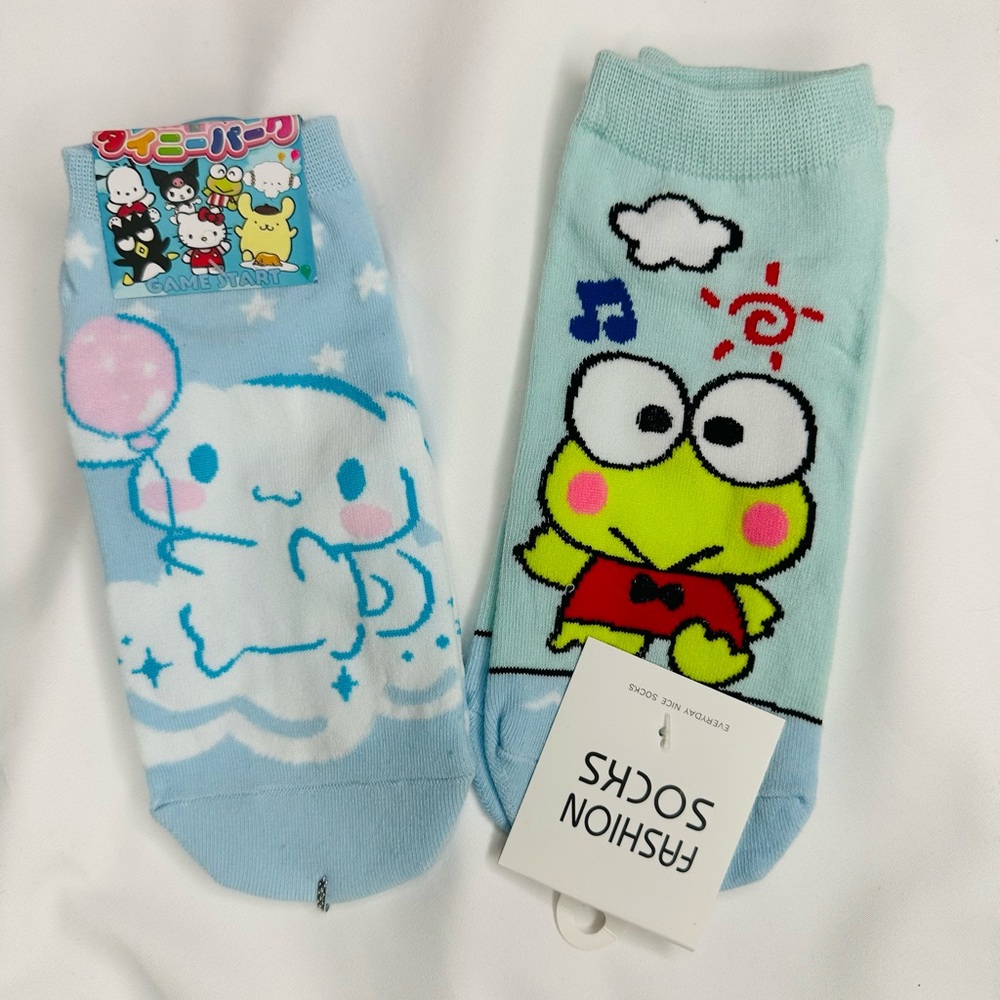Sanrio Comfortable Cinnamoroll & Kerropi Women's Short 2 Socks Bundle